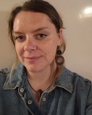 Photo of Jenna Hampton, Counsellor, UKCP Trainee