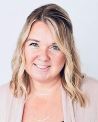 Photo of Megan Russis, Clinical Social Work/Therapist, MSW, LCSW, LICSW