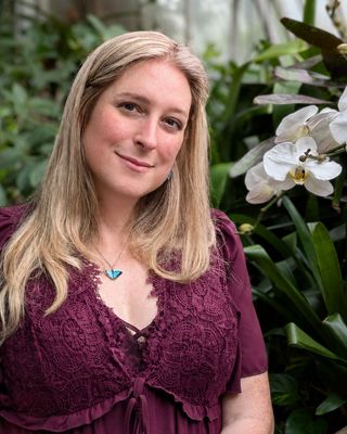 Photo of Beckett Elora Coleman, Pre-Licensed Professional, BFA, MA