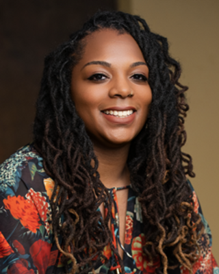 Photo of Ashellee Toweh, Clinical Social Work/Therapist, LCSW, I/EFS®, ERS®