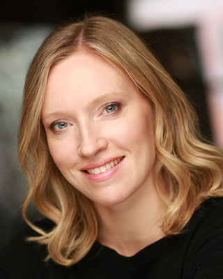 Photo of Stephanie Mathewson, Registered Psychotherapist in K1S, ON