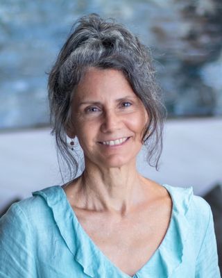 Photo of Kim Nogueira, CCHt, CTHt, CIHt