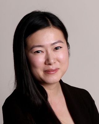 Photo of Veen Wong, Registered Social Worker, MSW, RSW, PhD(c)