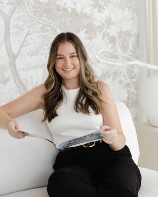 Photo of Taylor Cox, Registered Psychotherapist (Qualifying)