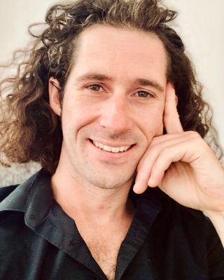 Photo of Aaron Beeken, Counsellor, MNCPS Acc.