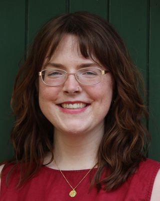 Photo of Soirse Burns, Psychotherapist, MA, HCPC-Drama Therap.