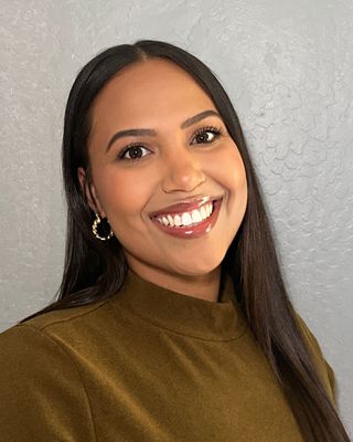 Photo of Tia Linnen, Marriage & Family Therapist Associate, AMFT