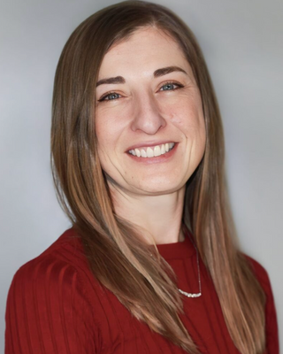 Photo of Dr. Leah Enns, Psychologist, PhD, CPsych