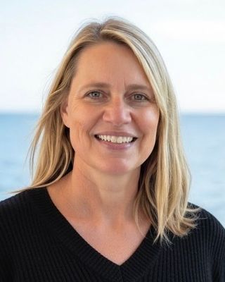 Photo of Dr. Reya Kost, Psychologist, PsyD, LMFT, QME