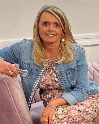 Photo of Amanda Warren, Counsellor, MBACP