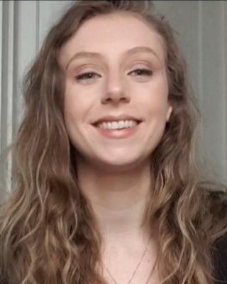 Photo of Lauren Edwards, Counsellor