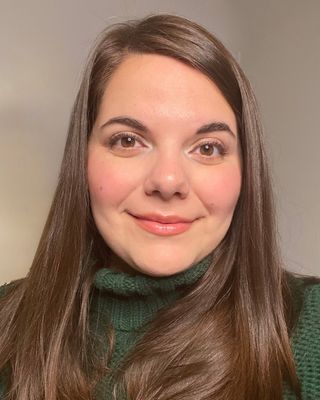 Photo of Eva Chase, Pre-Licensed Professional, CMHC