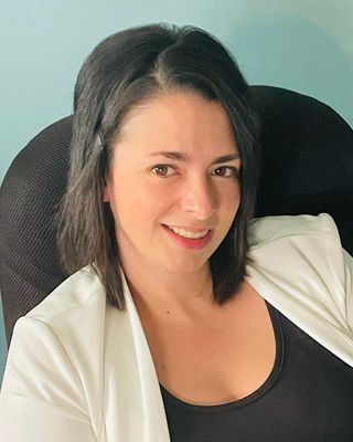 Photo of Emily Cardwell, Registered Psychotherapist (Qualifying) in Newfoundland and Labrador