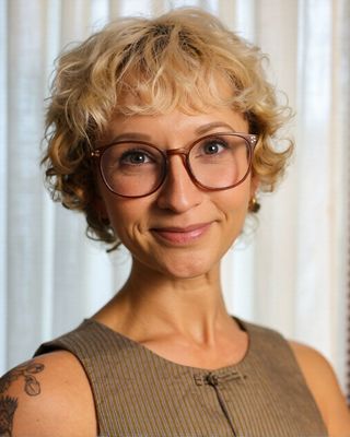 Photo of CJ Mooney, Marriage & Family Therapist, LMFT, CST, CCTP-II