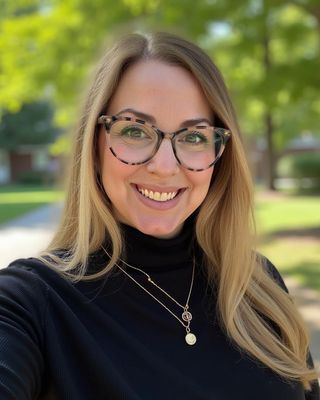 Photo of Katie Quick - Katie Quick, Sapphic Dating & Relationship Therapy, Licensed Professional Counselor, MA, LPC