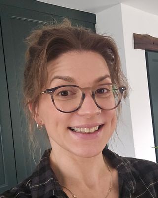 Photo of Amy Thomas-Owen, Counsellor, MBACP