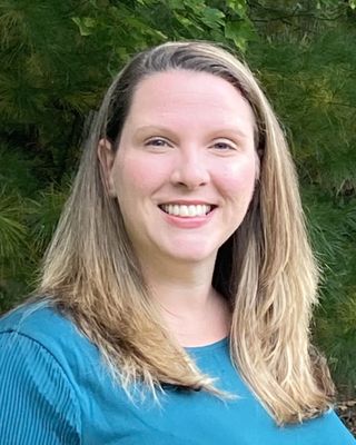 Photo of Kristen Russell, Clinical Social Work/Therapist, LICSW