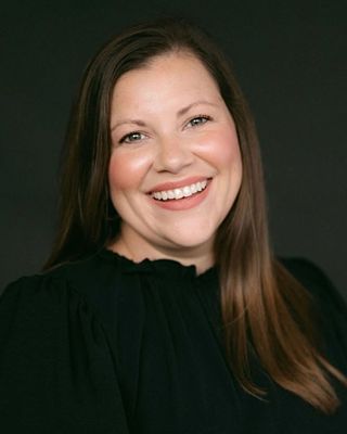 Photo of Holly Hollis, Clinical Social Work/Therapist, LICSW