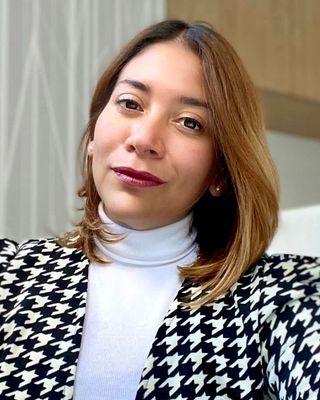 Foto de Diana M Guzman Alarcon, Psicoterapeuta, Maestría