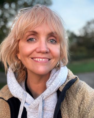 Photo of Dr Nina Browne, Psychologist, PsychD, HCPC - Clin. Psych.
