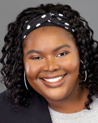 Photo of Esther Okanlawon, Psychiatric Nurse Practitioner