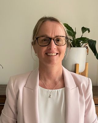 Photo of Amanda Roberts, Counsellor, ACA-L1