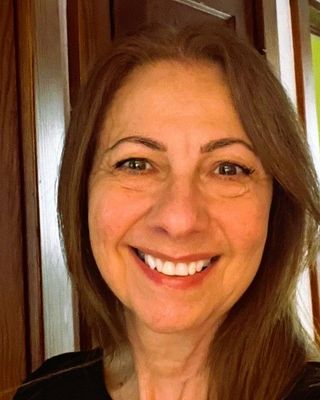 Photo of Pearl Goodman, Registered Psychotherapist, BAHon, BEd, DipTIRP, RP