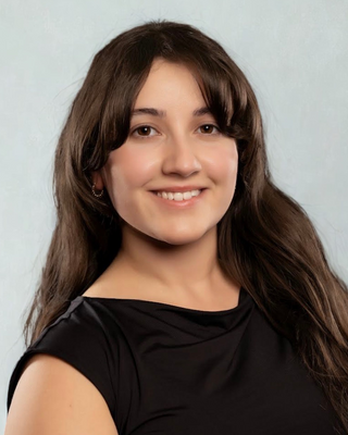 Photo of Georgia Zisis - Georgia Zisis | Anxiety, Confidence, Habit Change, BA, CHT