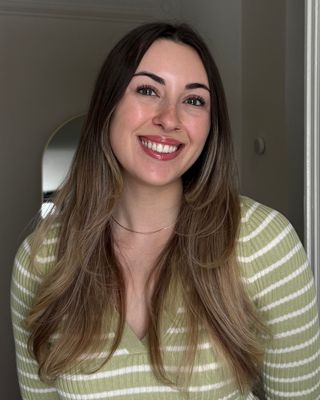 Photo of Alexandria Iwaniuk, Registered Psychotherapist (Qualifying), MA