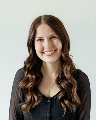 Photo of Lauren Weake, Registered Psychotherapist (Qualifying), RP Qual