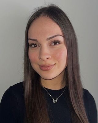 Photo of Julia Babich, Registered Psychotherapist (Qualifying), RP(Q), MA