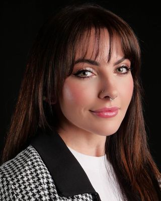 Photo of Dr Erika Annabelle Pratte, Psychologist, PhD, HCPC - Couns. Psych.