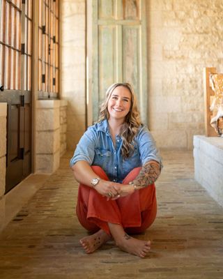 Photo of Kimberly Knox, Marriage & Family Therapist, MA, YTT200