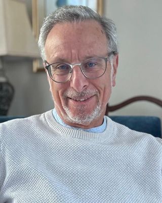 Photo of Julian Hubbersgilt, Psychotherapist, MSc, MUKCP