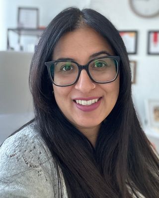 Photo of Mona Virk, Registered Psychotherapist (Qualifying) in Barrie, ON