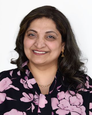 Photo of Riffat Yusaf, Registered Psychotherapist, OAMHP, CHT, RP