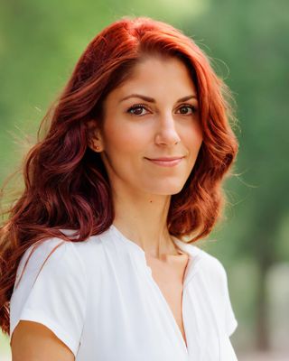 Photo of Elif Kasaci, RP, CHyp, Registered Psychotherapist