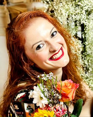 Photo of Irina González, Pre-Licensed Professional