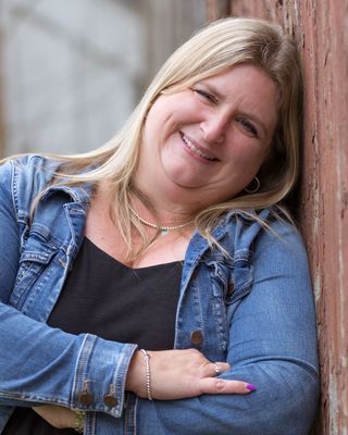 Photo of Amy Naumienko-Heaton, Registered Social Worker, MSW, RSW