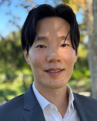 Photo of Alexander Lee, Psychiatric Nurse Practitioner, PMHNP