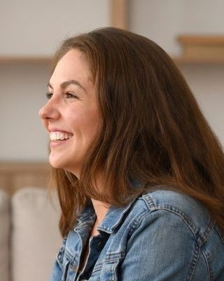 Photo of Christina Hollander, Pre-Licensed Professional
