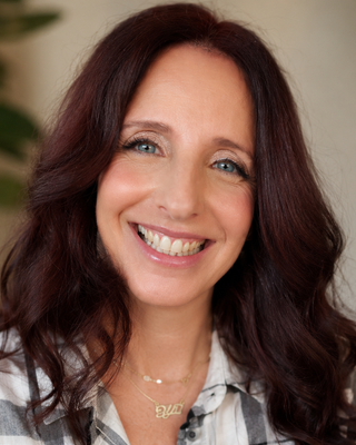 Photo of Ren Solomon, Counsellor, MC, PACFA