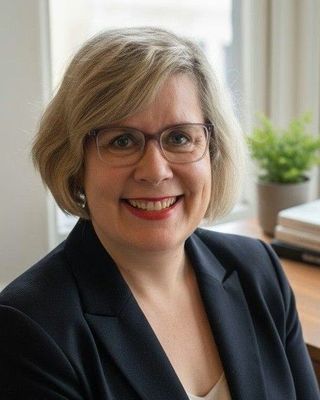 Photo of Angela Weck, Clinical Social Work/Therapist, LCSW, QS