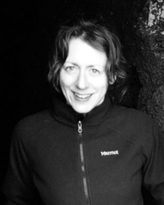 Photo of Emma Hayes, Psychotherapist, UKCP Trainee