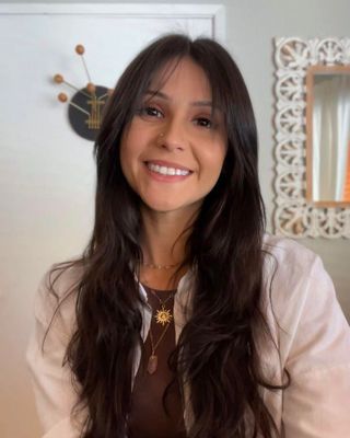 Photo of Allina Natalie Flores, Marriage & Family Therapist Associate