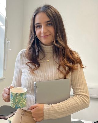 Photo of Ezgi Erik, Psychotherapist, MSc, MBACP