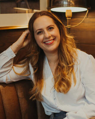 Photo of Erin Davidson, Sex & Relationship Therapist, Counsellor in British Columbia