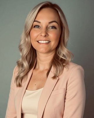 Photo of Amanda Geburt, Registered Counselling Therapist-Candidate, LCT-C, CCC