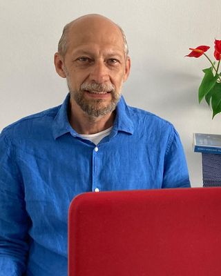 Photo of Gus Quintela, Psychotherapist, MSc