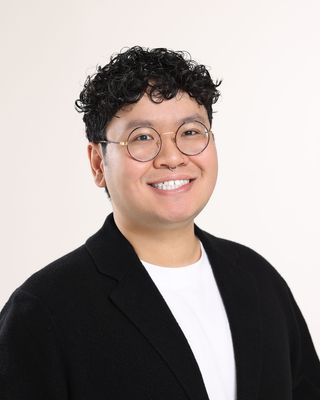Photo of Christian Homniyom, Clinical Social Work/Therapist, LMSW